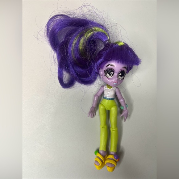 Lot Of 6 Moose Toys Capsule Chix Dolls EUC - Picture 4 of 13